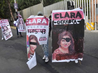 Protestas y gritos contra Clara Brugada en su visita a la Ibero (Video)