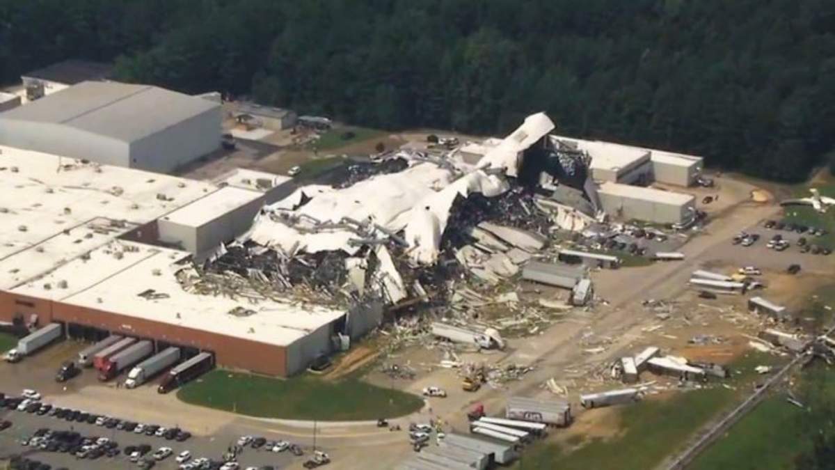 Daños por tornado en planta de Pfizer en Carolina del Norte