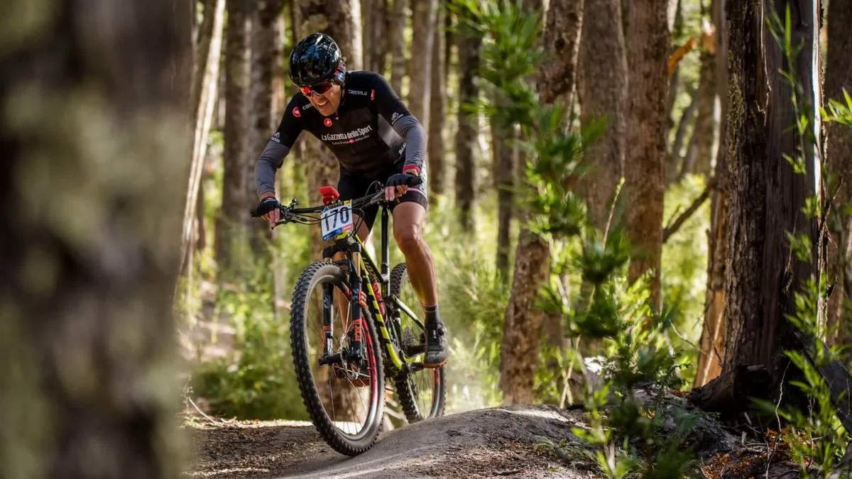 El ciclismo de descenso es uno de los deportes que cuenta con un mundial en Villa La Angostura. Fuente: (Twittter)
