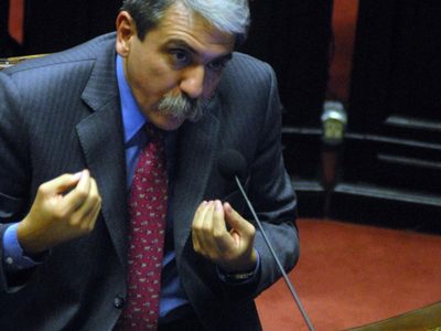 Aníbal Fernández se sumó al “tole tole” por los presos políticos
