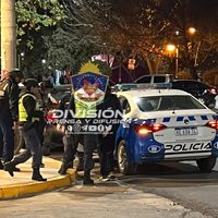 Fueron demorados cuando intentaban robar autos con un inhibidor en pleno centro de la capital