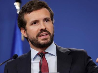 Escándalo: el líder de la oposición en España fue a una misa en honor al dictador Francisco Franco
