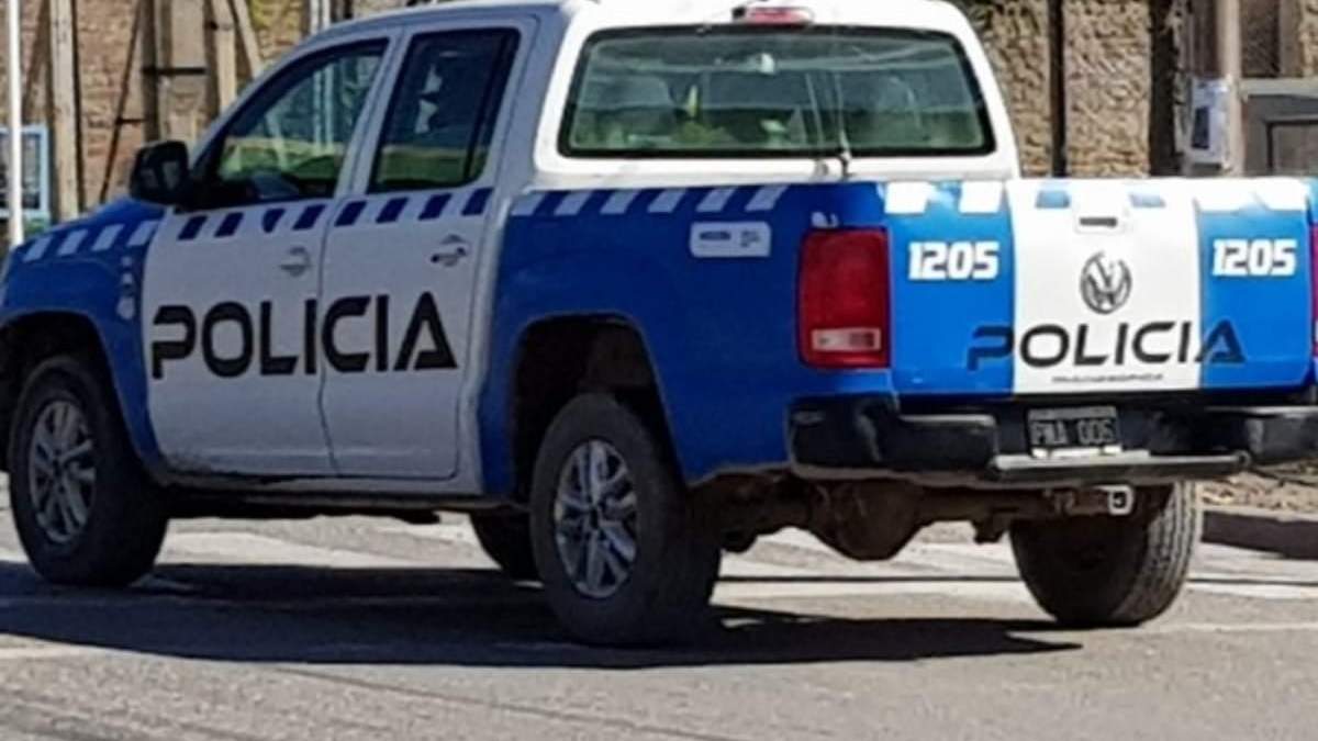 La Policía realiza operativos para detectar y detener motochorros. Fuente: (Centenario Digital).
