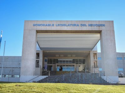 Continúa el revuelo por el video discriminatorio de la Policía de Neuquén: qué dijo la Legislatura