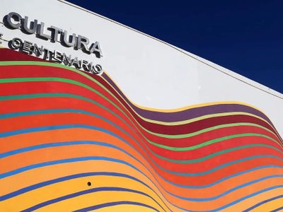 Leer entre las bardas y el río: Feria del Libro de Centenario