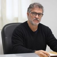 Polémica por el video de un funcionario tomando alcohol mientras manejaba