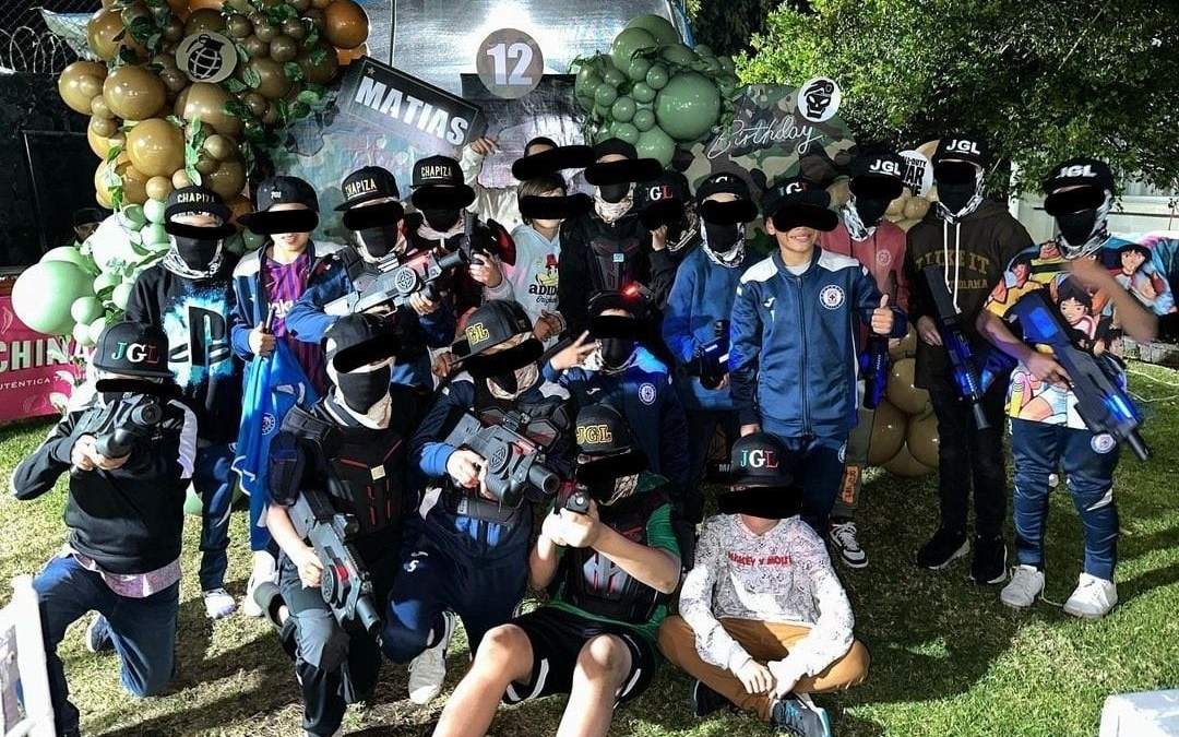 El hijo del Cata Domínguez y sus amigos