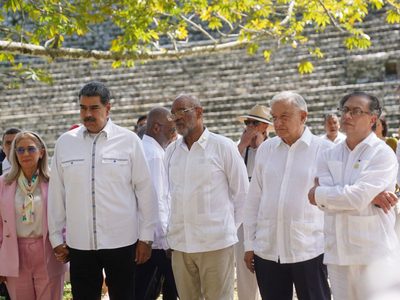 AMLO ofreció en Palenque programas sociales que no frenan la migración de mexicanos