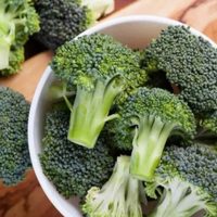 No tires los tallos del brócoli y prepará con ellos estos panqueques deliciosos y muy nutritivos