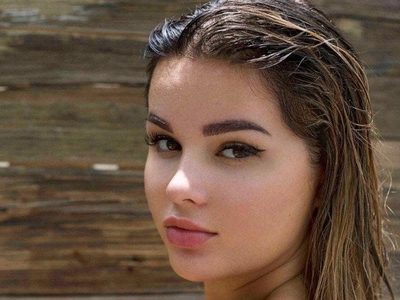 ¡Escapan! Anastasiya Kvitko salió con lo más pequeño pero pifió el talle
