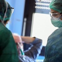 Coronavirus en Argentina: bajaron los casos y muertes respecto al sábado pasado