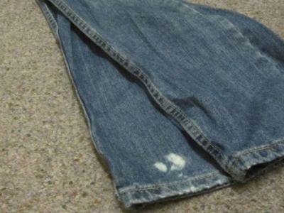 Si se te salpicó con lavandina una prenda, regresala como estaba antes con este truco infalible