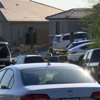 Niña de 2 años muere dentro de un coche por las altas temperaturas en Arizona