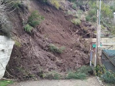 El temporal provocó un alud que afectó a una vivienda en San Martín de los Andes
