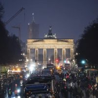 Columnas de tractores se congregan en Berlín en el clímax de protestas agrarias