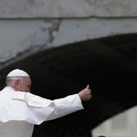 Papa Francisco pide a Infantino limpiar la FIFA y mostrar honestidad