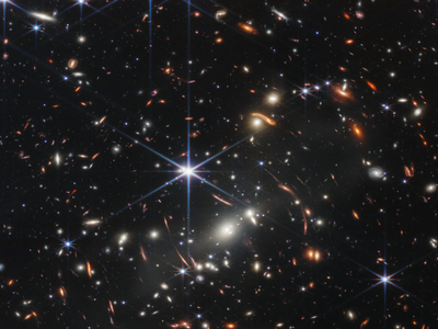 Belleza galáctica: la NASA revela en una fotografía “la luz más antigua” del universo