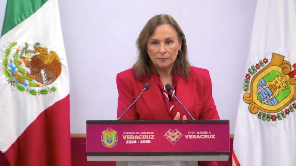 Rocío Nahle en conferencia