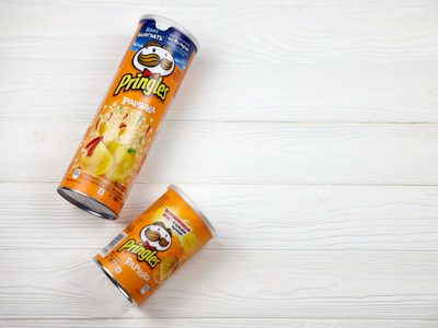 Con solo 4 latas de papas fritas o Pringles: creá este porta marcadores o lápices muy lindo y elegante