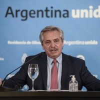 "Te la tenés que sacar de encima": Alberto Fernández apuntó contra una periodista por sus "mentiras"