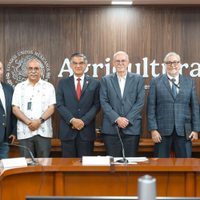 Acuerda Américo con SADER apoyos para productores de sorgo y maíz