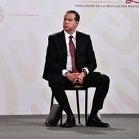 Esto revira Mejía Berdeja a AMLO por reclamarle que "se fue" sin decir "adiós"