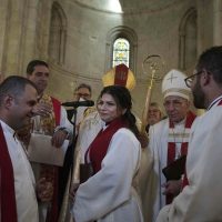 Luteranos ordenan a la primera pastora mujer palestina en Tierra Santa
