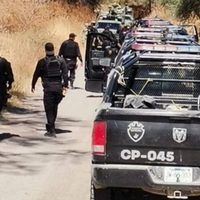 Hallan cuerpos en la cajuela de un auto en Mazamitla; indagan si son de policías desaparecidos