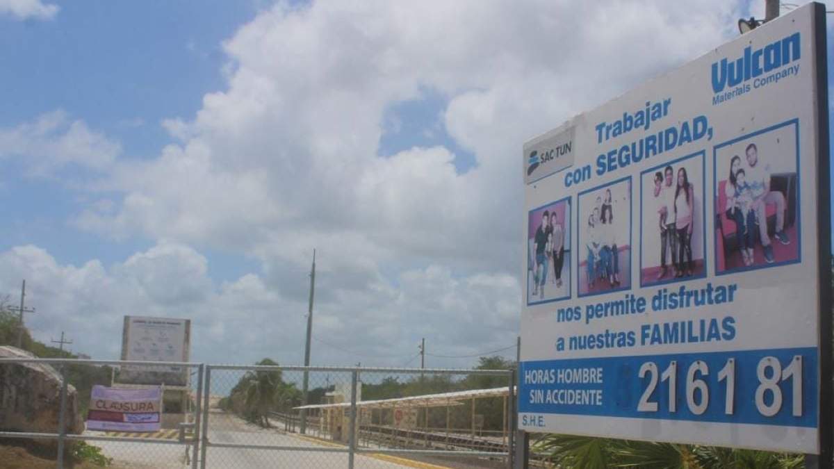 Entrada de la empresa Calica en Playa del Carmen