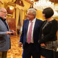 El filósofo español Fernando Savater visita a AMLO en Palacio Nacional