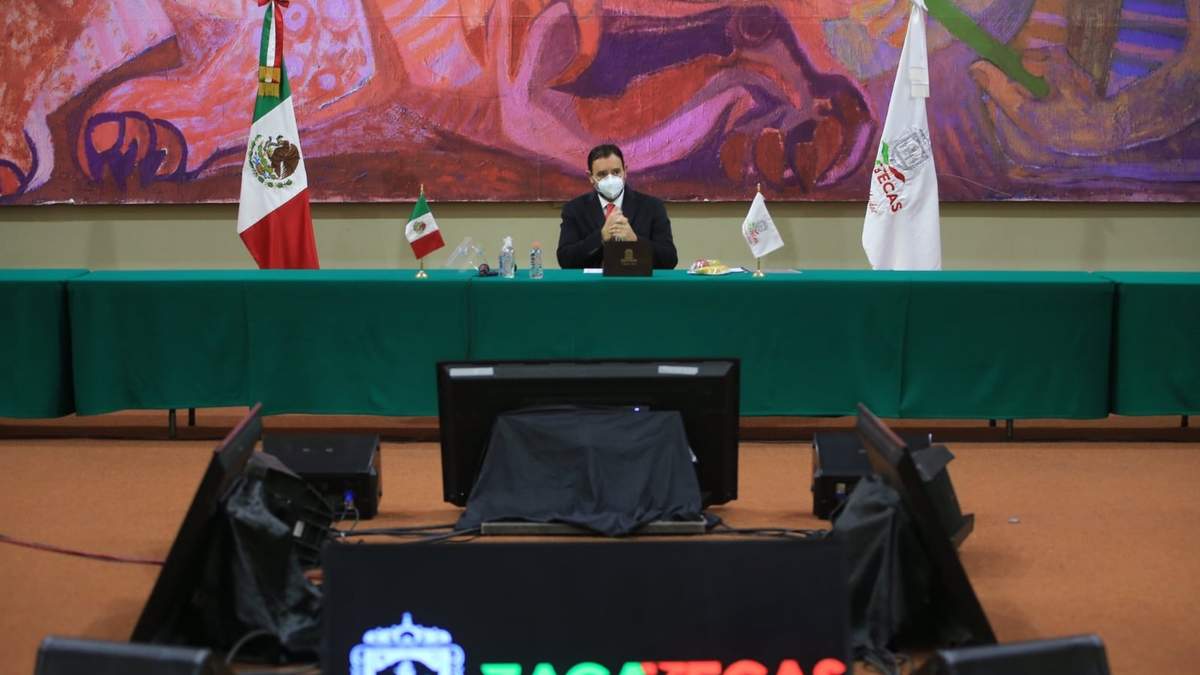 El gobernador Alejandro Tello