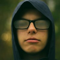 No sufras más por los anteojos empañados en los días de lluvia, este truco casero va a cambiar tu vida