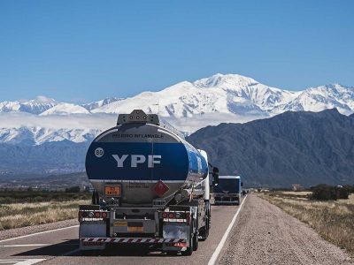 YPF apuesta fuerte con LLL Oil y abre un nuevo capítulo exportador para Vaca Muerta