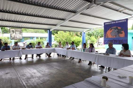Reunión en el pueblo Maya de Kinchil