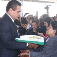 'Los delincuentes no entienden consejos”, dice Silvano Aureoles en homenaje a policías