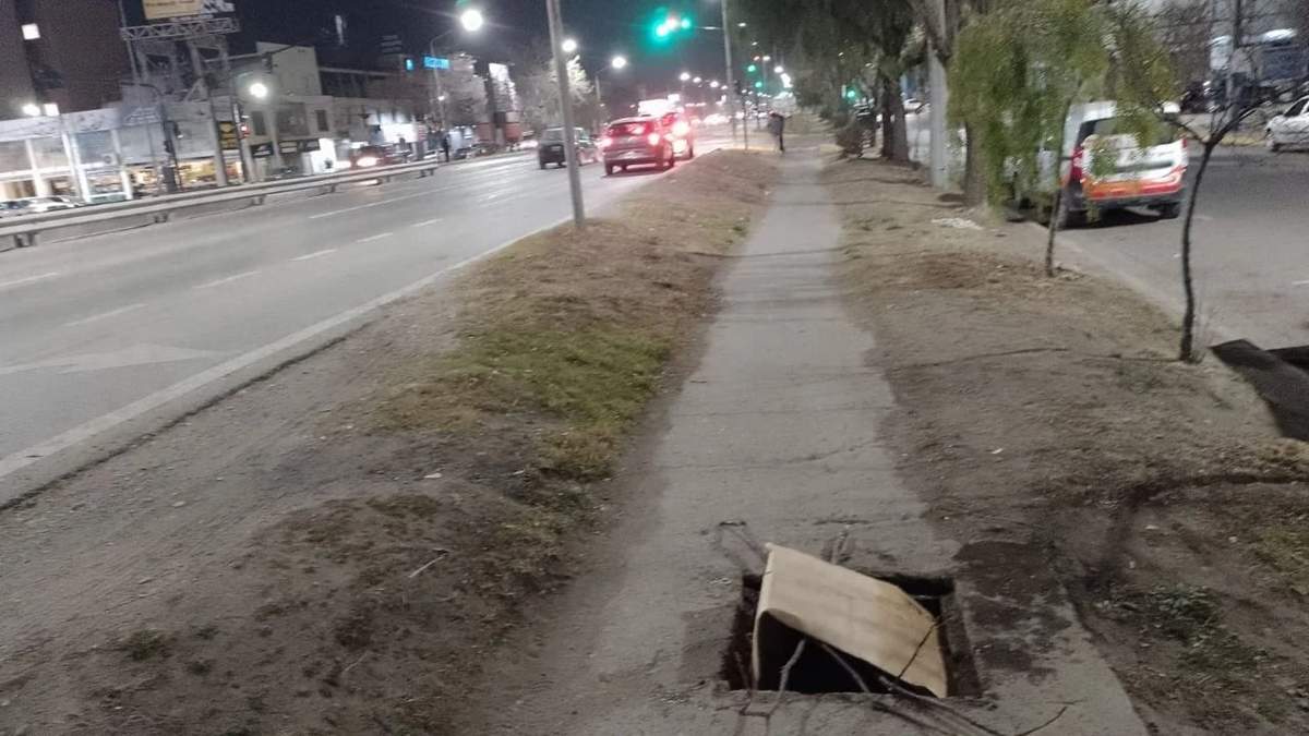 El pozo que se encontraba a pocos metros de la Avenida Mosconi. Fuente: (Mejor Informado)