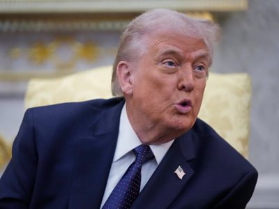 Trump elevará "esta semana" al 15% el arancel global, según el secretario del Tesoro de EU