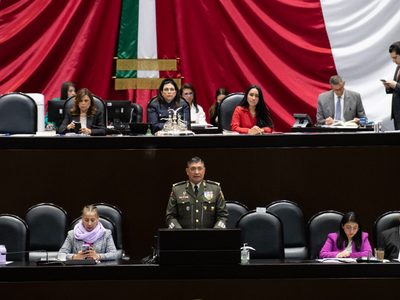 El Ejército seguirá siendo pilar de la estabilidad y la unidad, dice el titular de Sedena a diputados