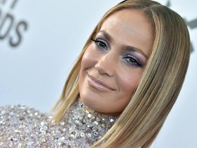 Diosa total: a sus 51 años, Jennifer López ostenta los resultados de ejercitarse