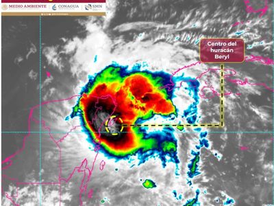 Beryl ya tocó tierra en Tulum como huracán categoría 2