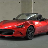 Joven se vuelve viral por pedir a Mazda respetar precio de 520 pesos de un MX-5 2024