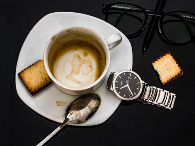 El truco de 3 ingredientes que tenes que conocer para quitar las manchas de café a tus tazas y dejarlas como nuevas