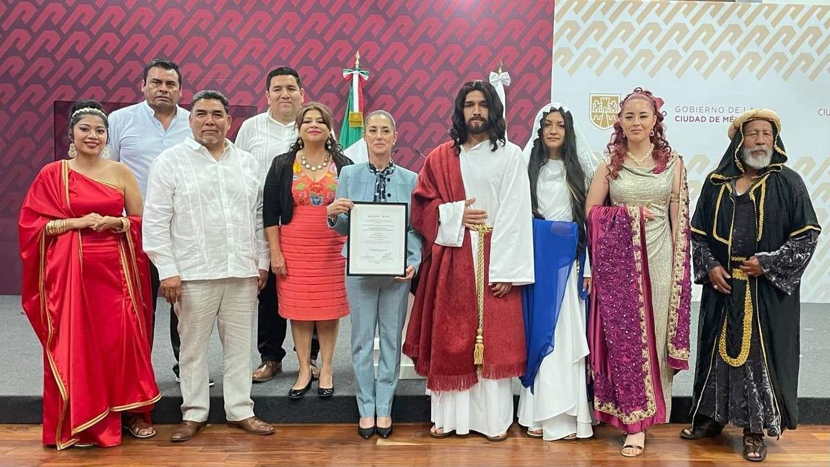 Clara Brugada, Claudia Sheinbaum, organizadores y participantes en la representación de La Pasión