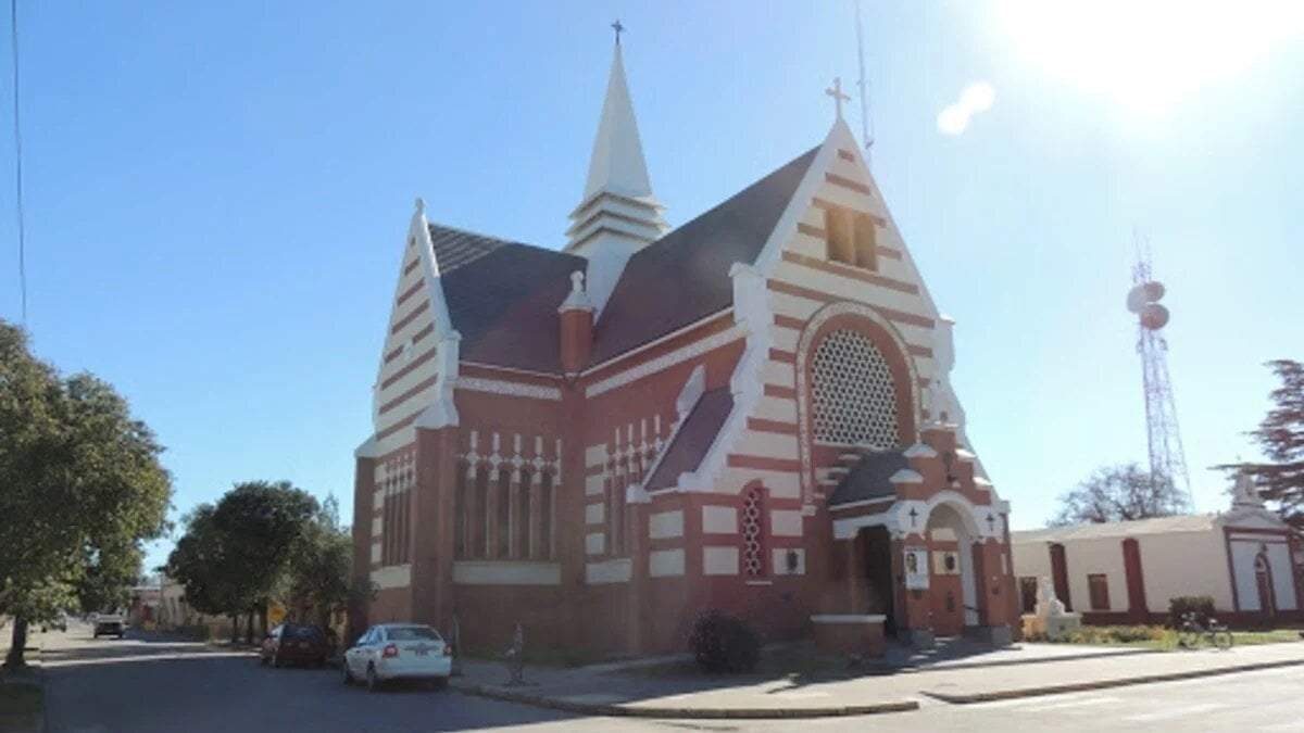 La iglesia de la polémica. Fuente: (Twitter)