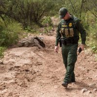 Patrulla Fronteriza detiene a "potencial terrorista"; entró ilegalmente por la frontera con México