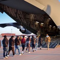 Jóvenes migrantes mexicanos repatriados podrán recibir más de 8 mil pesos mensuales de apoyo