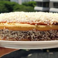 Torta alfajor XXL: la bomba dulce que necesitás en tu próxima merienda para terminar con el antojo