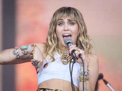 Es multifacética: todo lo que hizo Miley Cyrus para ser tapa de una revista