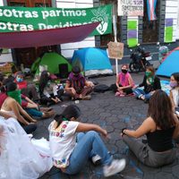 Toma del Congreso por parte de feministas está "politizada": Barbosa