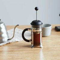 Cinco razones por las que deberías cambiar tu cafetera eléctrica por una émbolo